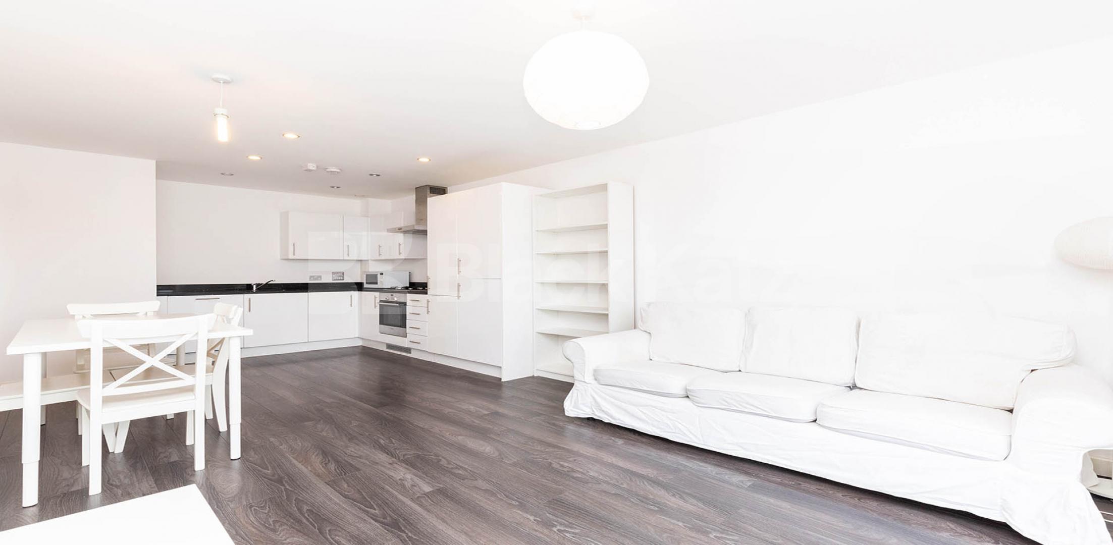 Contemporary large one bed minute to tube and shops   New Clocktower Place, Caledonian Road